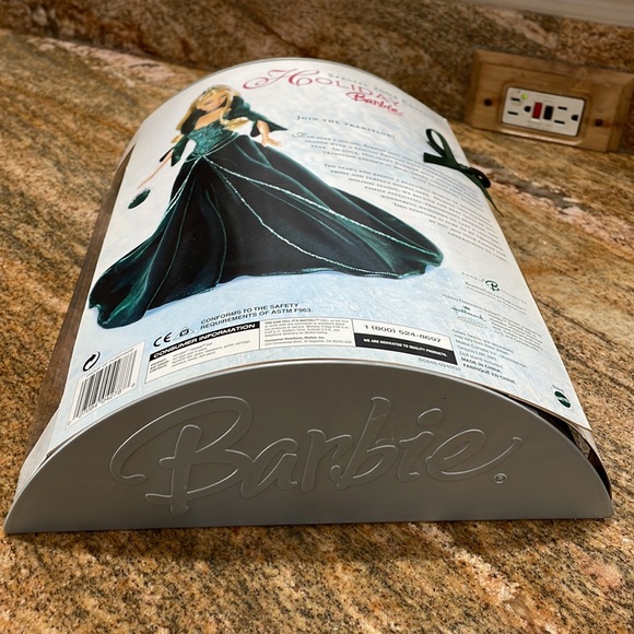 NIB Special Edition 2004 Holiday Barbie- green dress - Picture 8 of 12